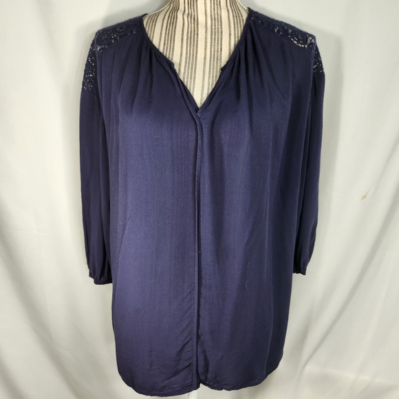 Stylus Navy Notched V Neck Lace Shoulders & Back Hem 3/4 Sleeve BOHO Top Large - Picture 1 of 12